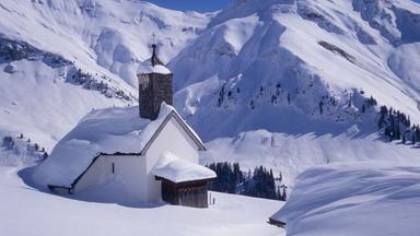 Zu dieser Kapelle gelangen im Winter nur Tourenschifahrer