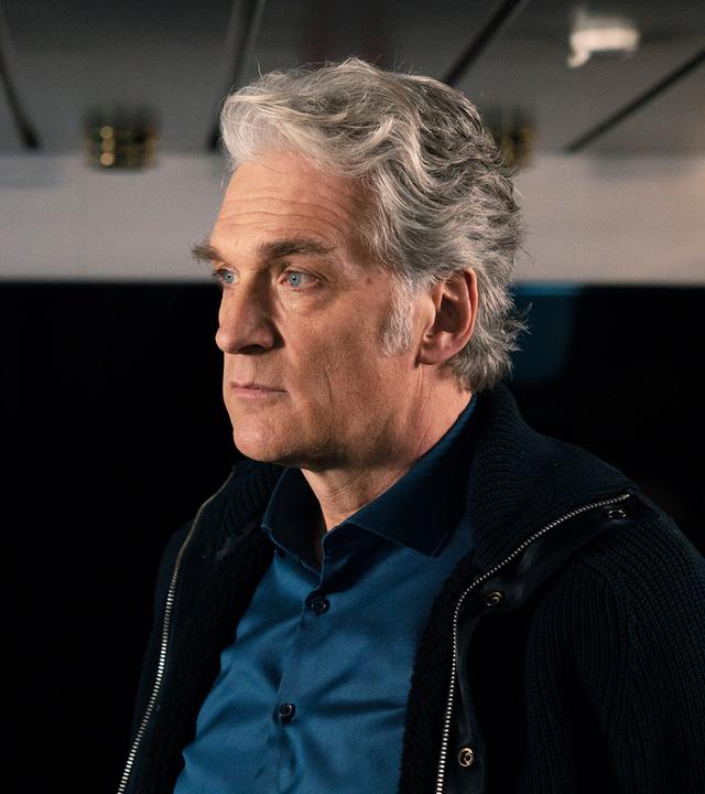 Kommissar Robert Anders (Walter Sittler) ist starr vor Angst um seinen Sohn, der an Bord der Fähre verschwunden ist und den Mord gesehen haben könnte.