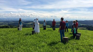 Sr. Christiane Reichelt bei der Meditation in Bad Kreuzen