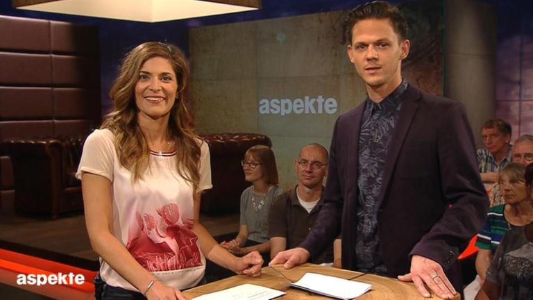 Die Moderatoren Katty Salié und Jo Schück im aspekte-Studio