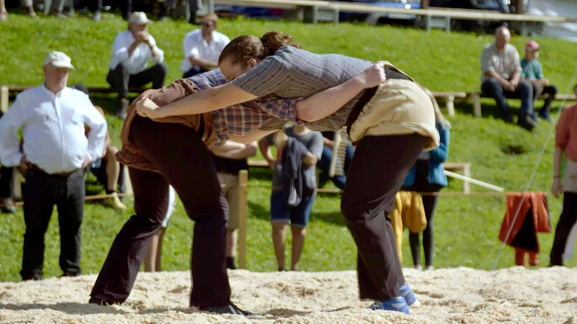 Zwei Frauen im Kampf