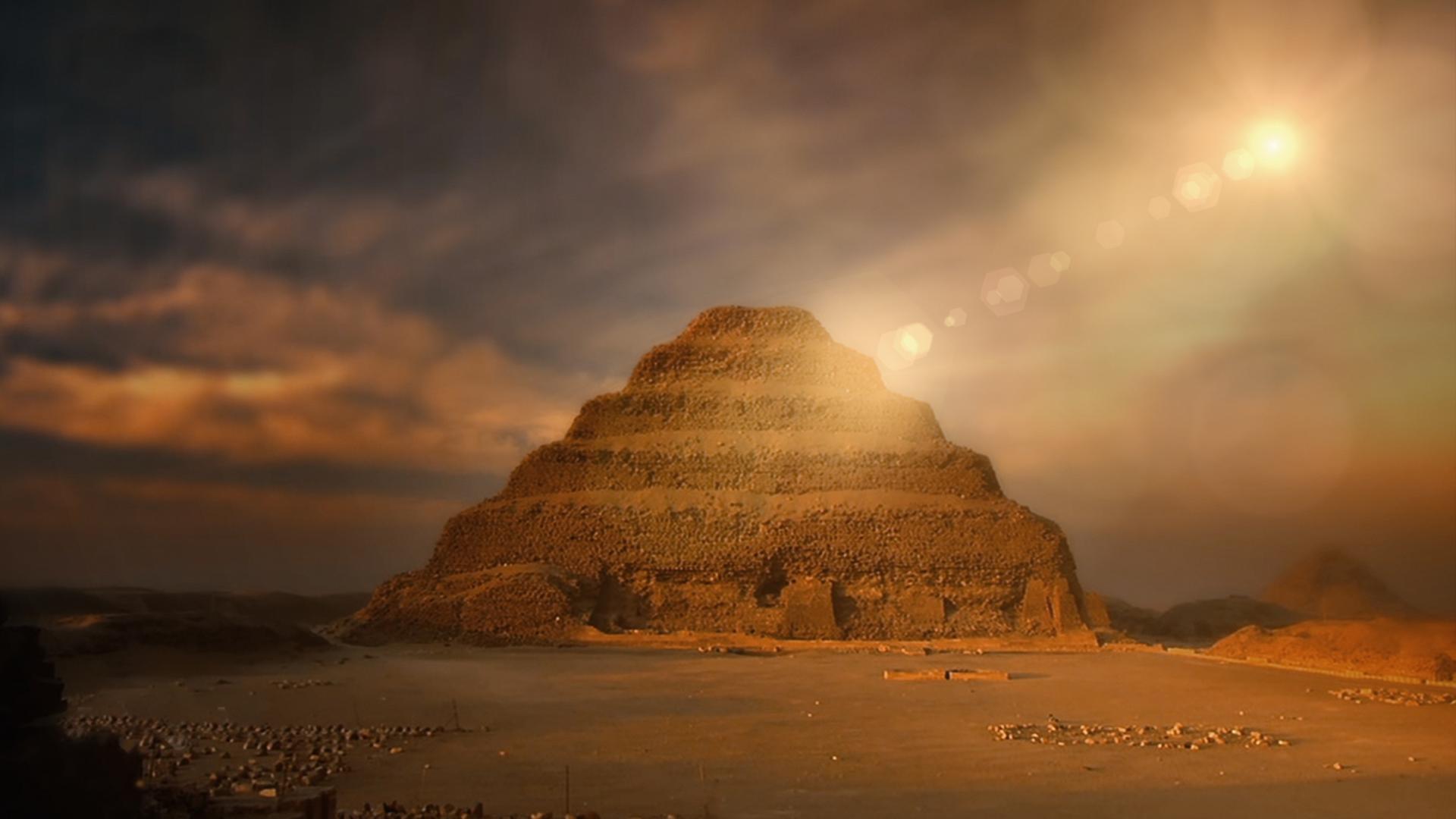 Pyramide bei Sonnenuntergang