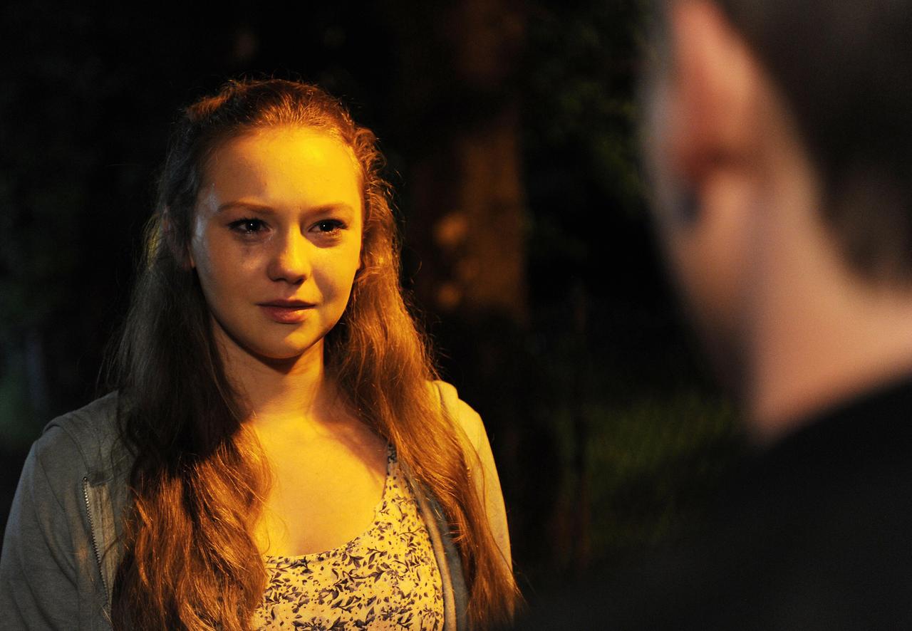 Eva Lanz (Laura). 