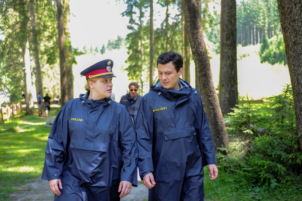 Stefanie Reinsperger (Inspektorin Franziska Heilmayr), Manuel Rubey (Kommissar Merana).