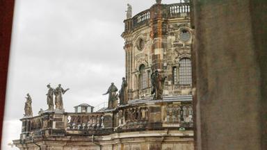 Nahaufnahme des Dresdener Doms.