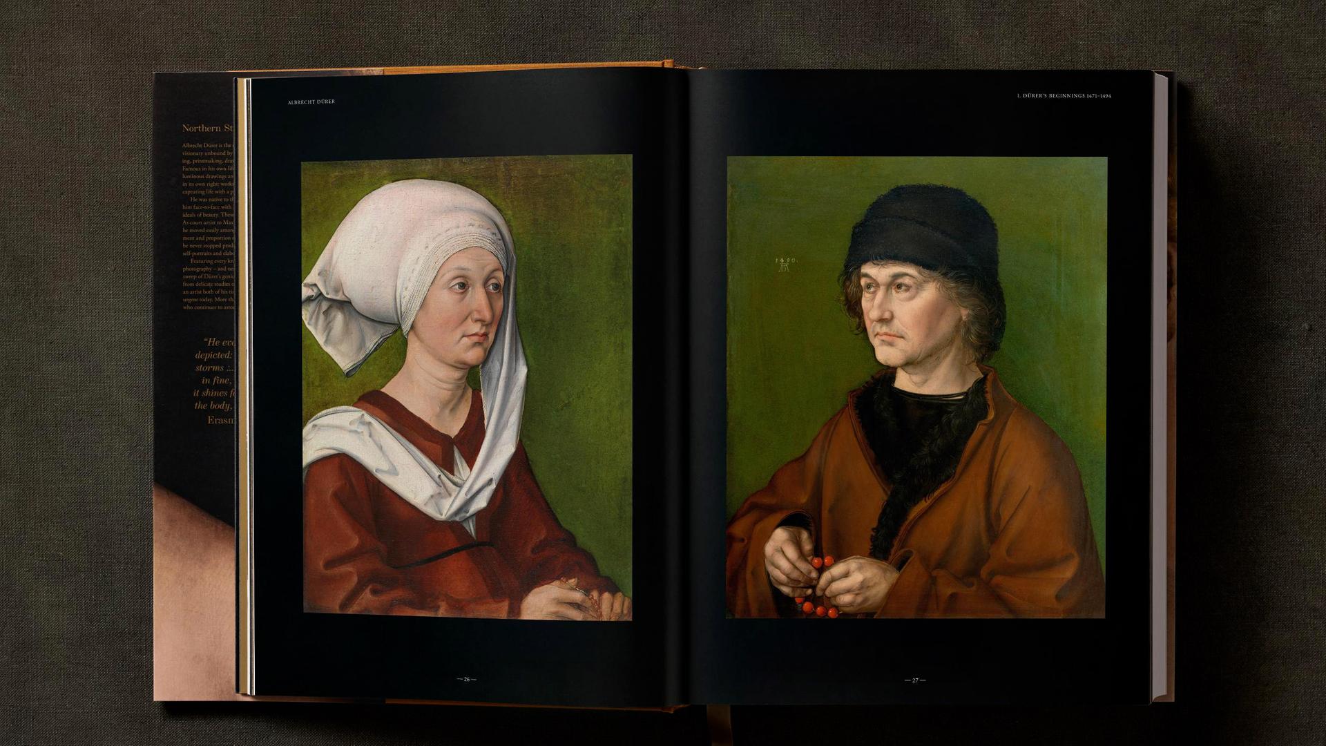 In einem aufgeschlagenen Buch sind jeweils pro Seite die gemalten Porträtbilder einer Frau und eines Mannes in mittelalterlicher Kleidung zu sehen.