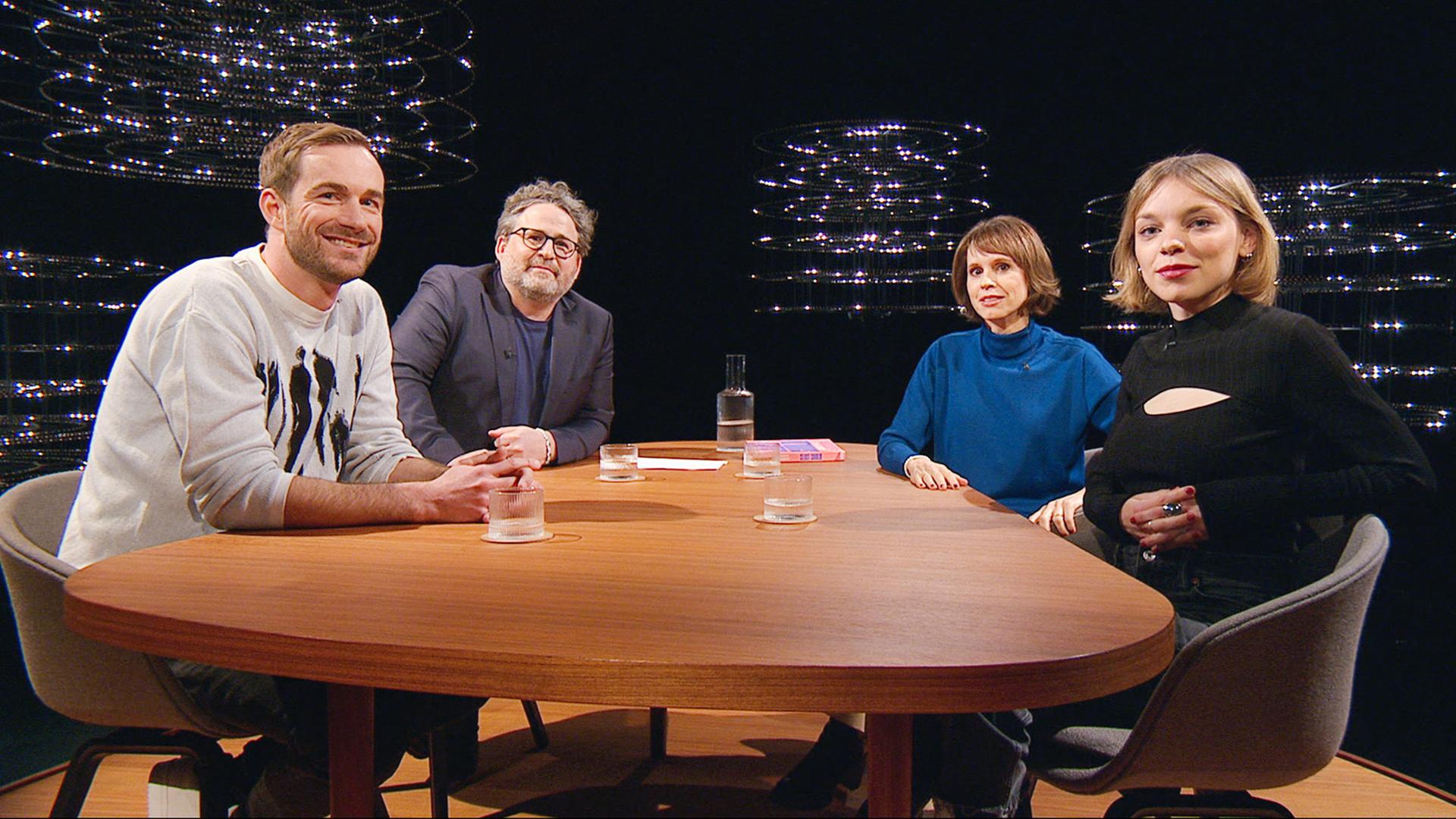 Stefan Manser-Egli, Politischer Philosoph, Moderator Wolfram Eilenberger, Moderatorin Barbara Bleisch und Ann-Kristin Tlusty, Kulturwissenschaftlerin und Autorin