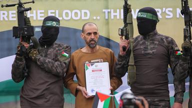 Die Hamas lässt die israelische Geisel Eli Sharabi frei