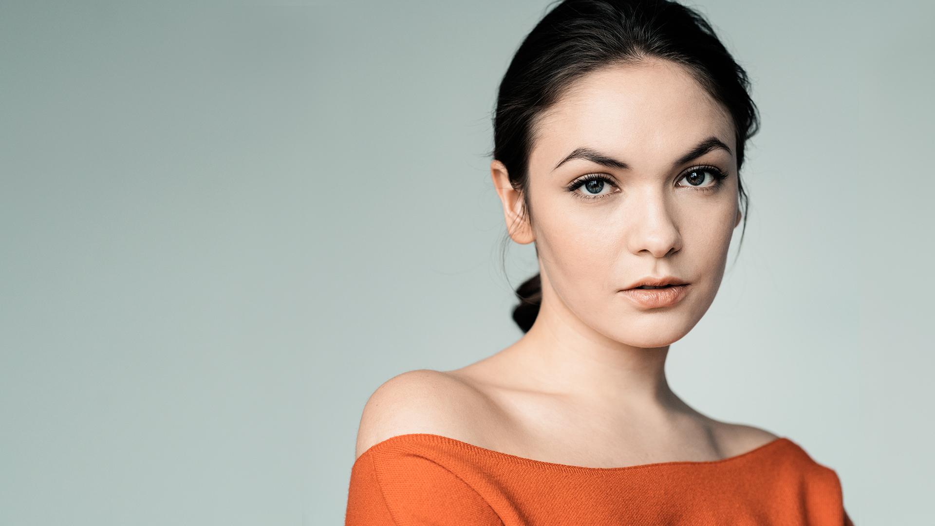 Porträt der Schauspielerin Emma Drogunova