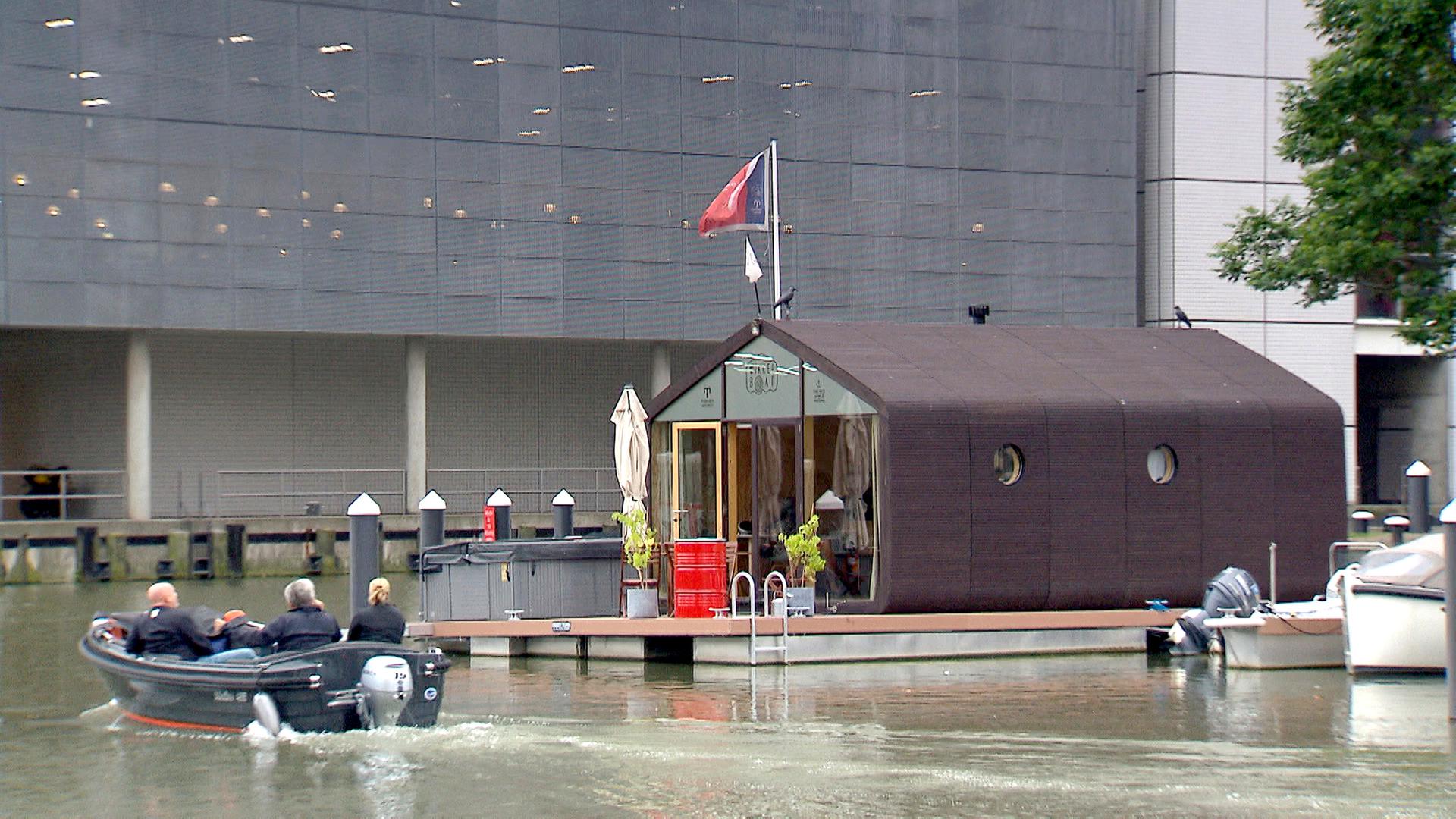 Ein sogenanntes Wikkelboat in Rotterdam