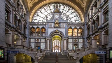 Eine Bahnhofshalle in Antwerpen.