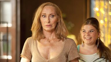 Ina (Andrea Sawatzki), Enno (Runa Greiner).