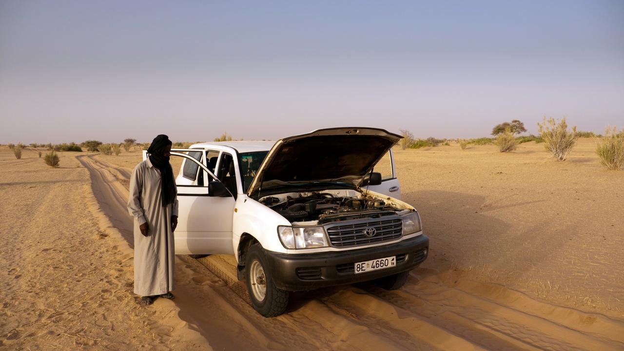 Autopannen in der  Sahara