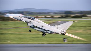 "Terra X: Fantastische Phänomene - Welt in Bewegung": Ein Eurofighter Typhoon beim Start.