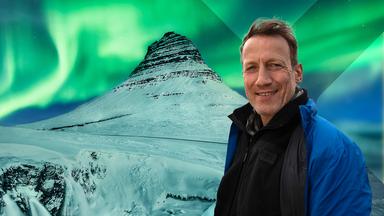 Wotan Wilke Möhring vor Mount Kirkjufell