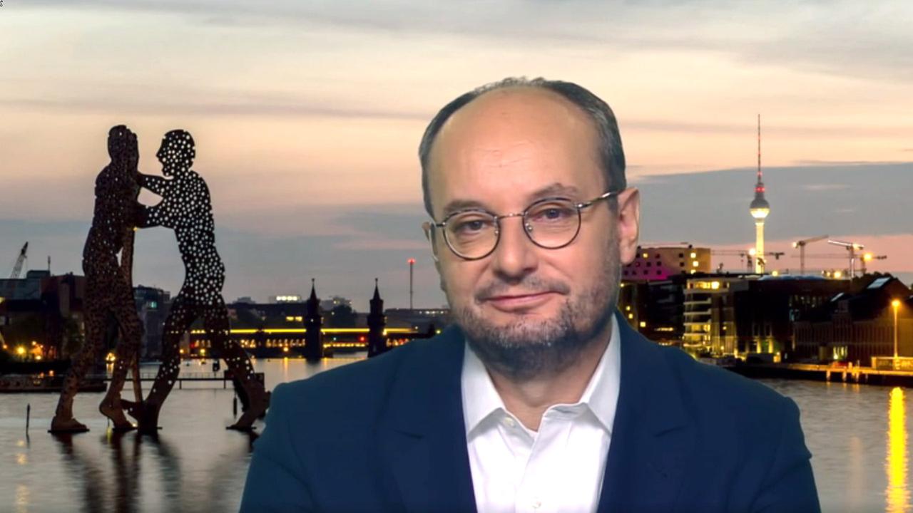 Standbild: Gespräch mit Nils Minkmar