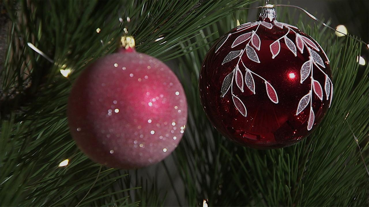 Standbild: Glaskugeln, Strohsterne und Lametta - Eine Kulturgeschichte des Christbaumschmucks