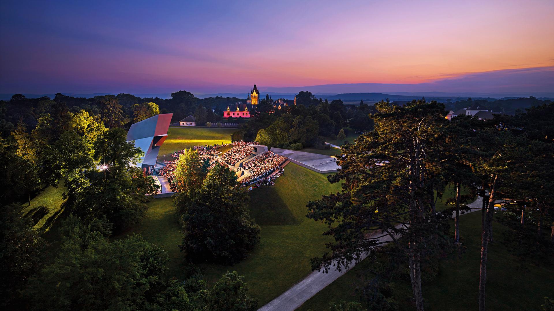 Wolkenturm und Schlosspark Grafenegg