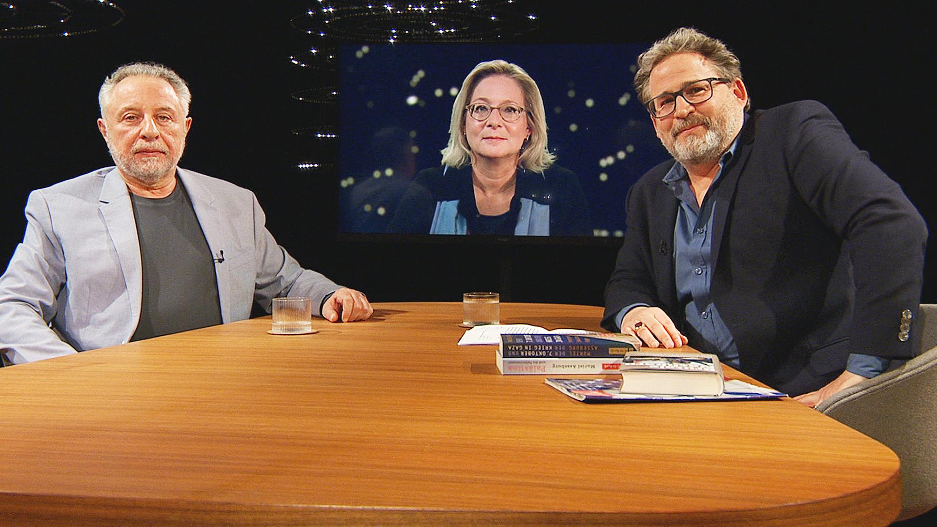 v.l. José Brunner, Politologe, Muriel Asseburg, Politologin und Moderator Wolfram Eilenberger