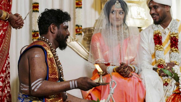 Hindu-Priester in der Schweiz – Spagat zwischen Integration und Tradition