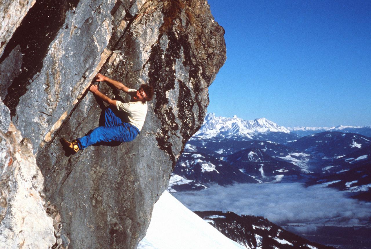 Albert Precht, ohne Seil und Haken in einer der Wände des Hochkönig 