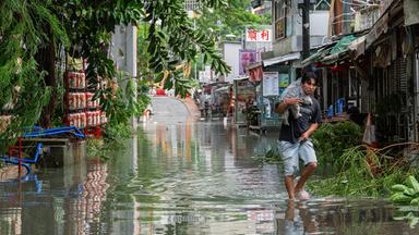 Hochwasser nach Taifun Ragasa in Hongkong