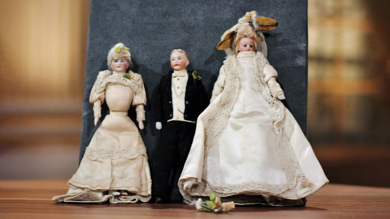 Eine Hochzeitsgesellschaft für die Puppenstube