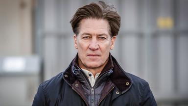 Nach 15 Jahren wird der Kindermörder Joseph Hagenow (Tobias Moretti) aus der Haft entlassen - aber ist er auch ein Wiederholungstäter?