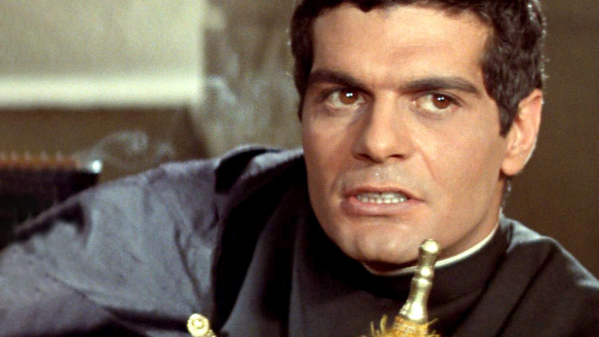Emir Alaou (Omar Sharif)