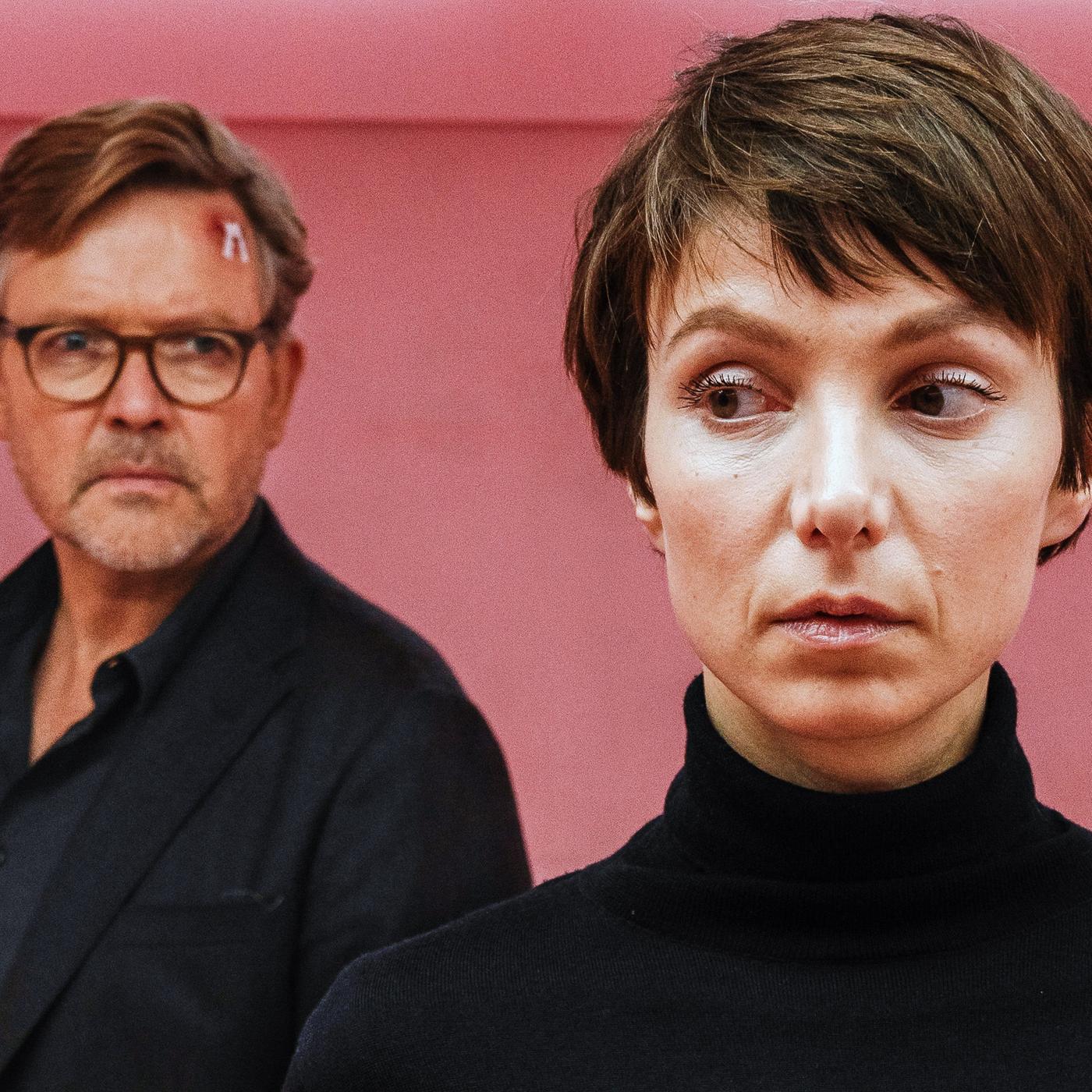 Justus von Dohnányi (Carsten Spanger), Julia Koschitz (Karla Eckhardt).