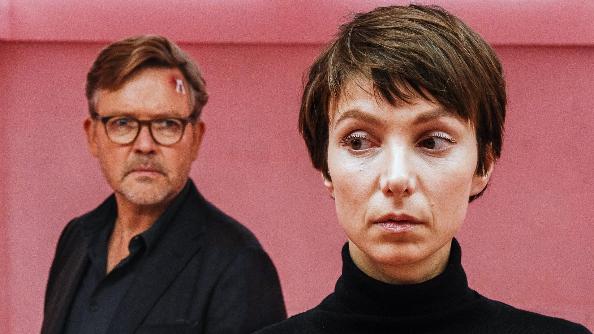 Justus von Dohnányi (Carsten Spanger), Julia Koschitz (Karla Eckhardt).