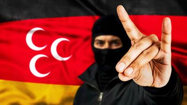 Keyvisual zum Dokumentarfilm "Im Visier der grauen Wölfe".