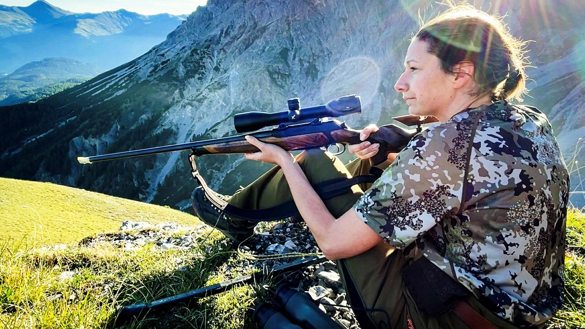 Die Engadinerin Silvana Stecher, 32,  ist seit 10 Jahren passionierte Jägerin. 