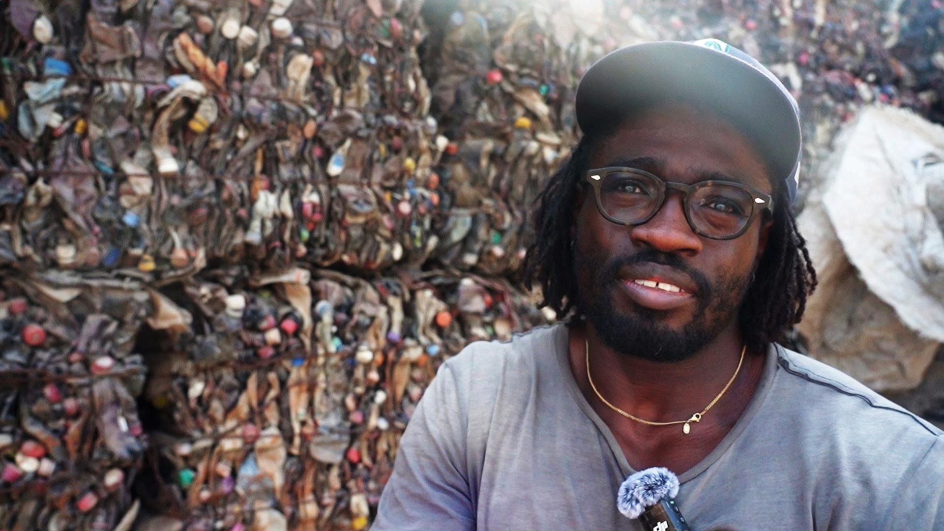 Der Schweizer PET-Recycling-Unternehmer Jeffrey Provencal auf seinem Produktionsgelände in Tema, Ghana
