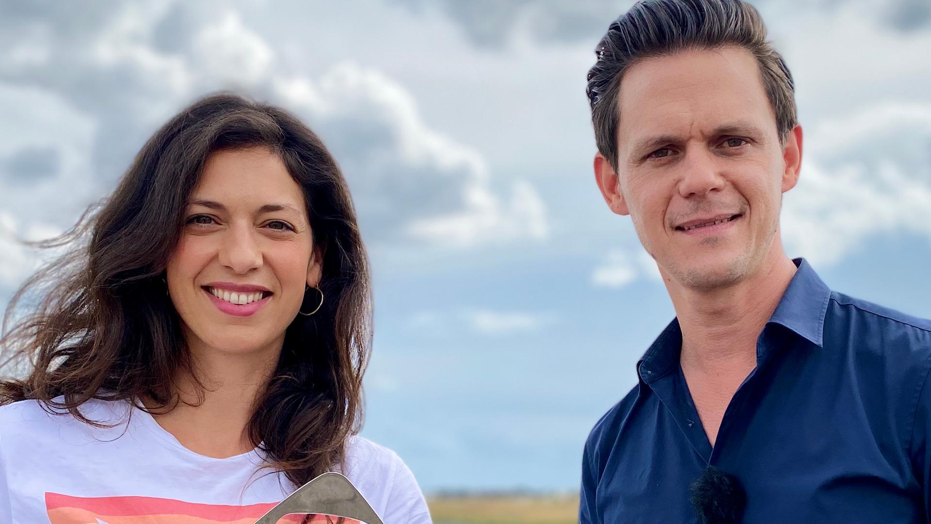 Journalistin Nadia Kailouli und Moderator Jo Schück