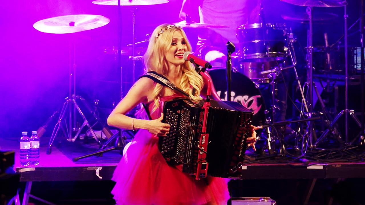 Melissa Naschenweng, Sängerin