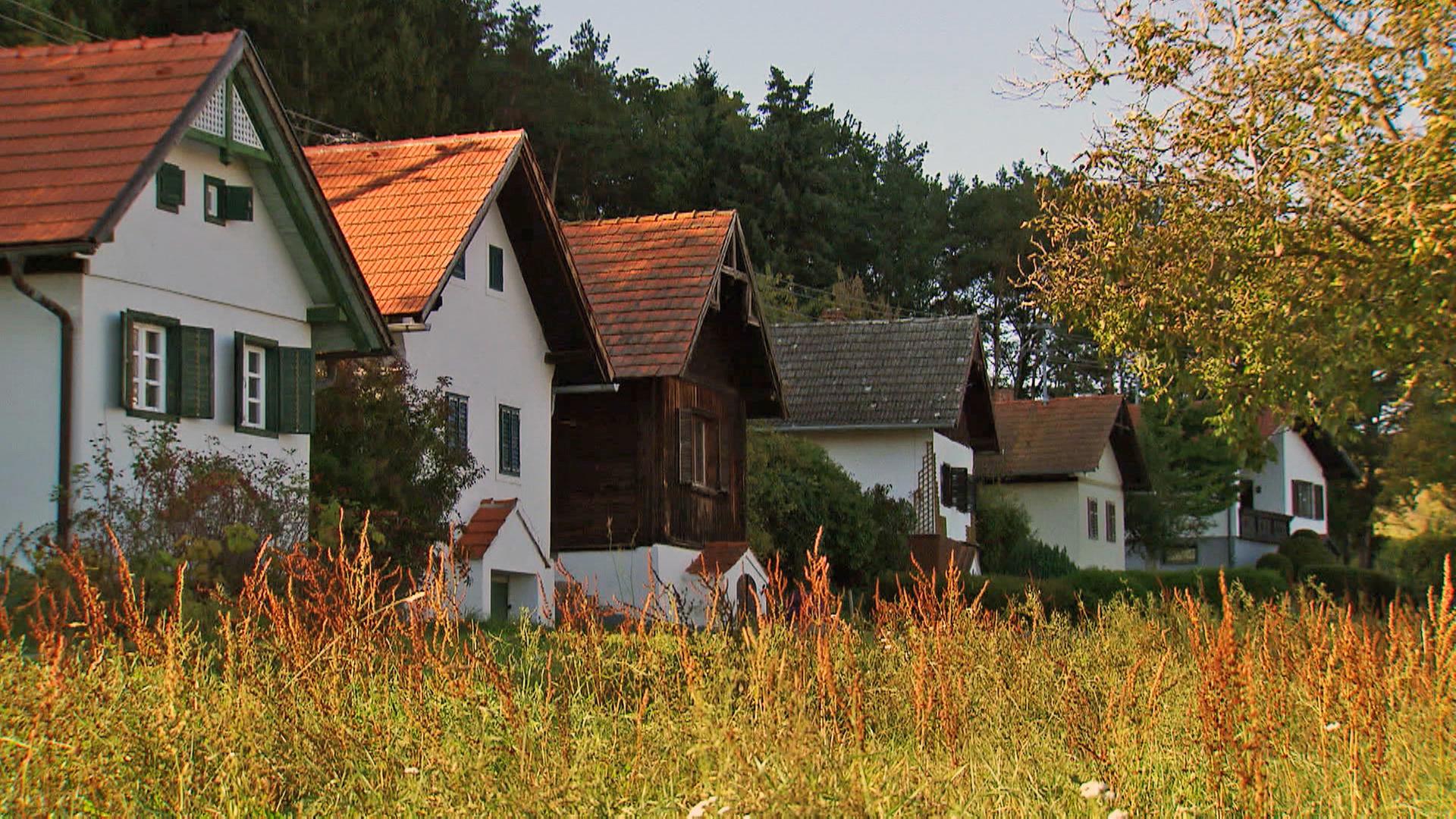 Häuserzeile im Burgenland