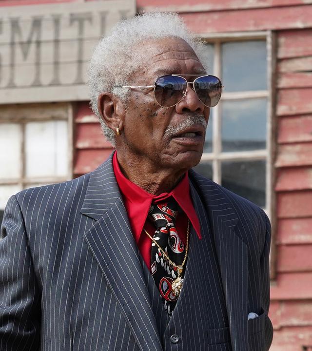 Der Mafia-Finanzier Reggie Fontaine (Morgan Freeman) schaut nach dem Rechten beim Western-Filmdreh