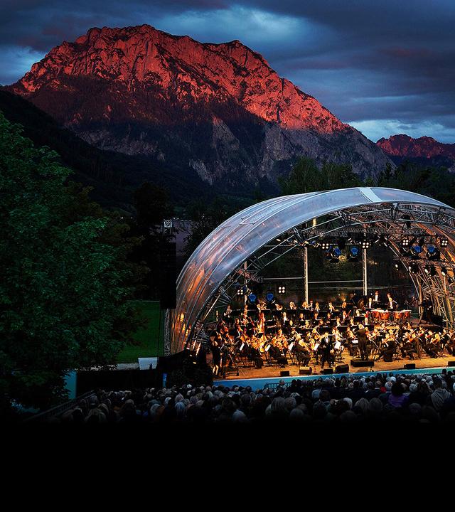 Bühne - „Klassikstars am Traunsee“. 