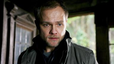 Robert Marthaler (Matthias Koeberlin) ermittelt in einem perfiden Mordfall.