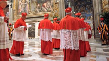 Einzug der Kardinäle in die Sixtinische Kapelle
