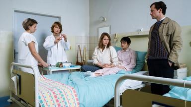 In einem Krankenzimmer.