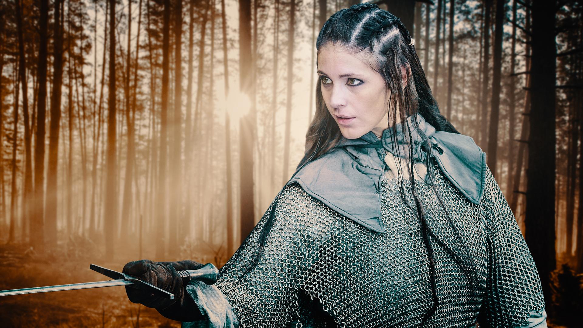 Kriemhild mit Spiegel