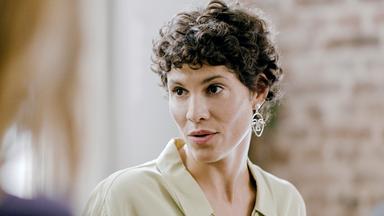 Jasmin Gerat hat eine Gastrolle in „Kroymann“