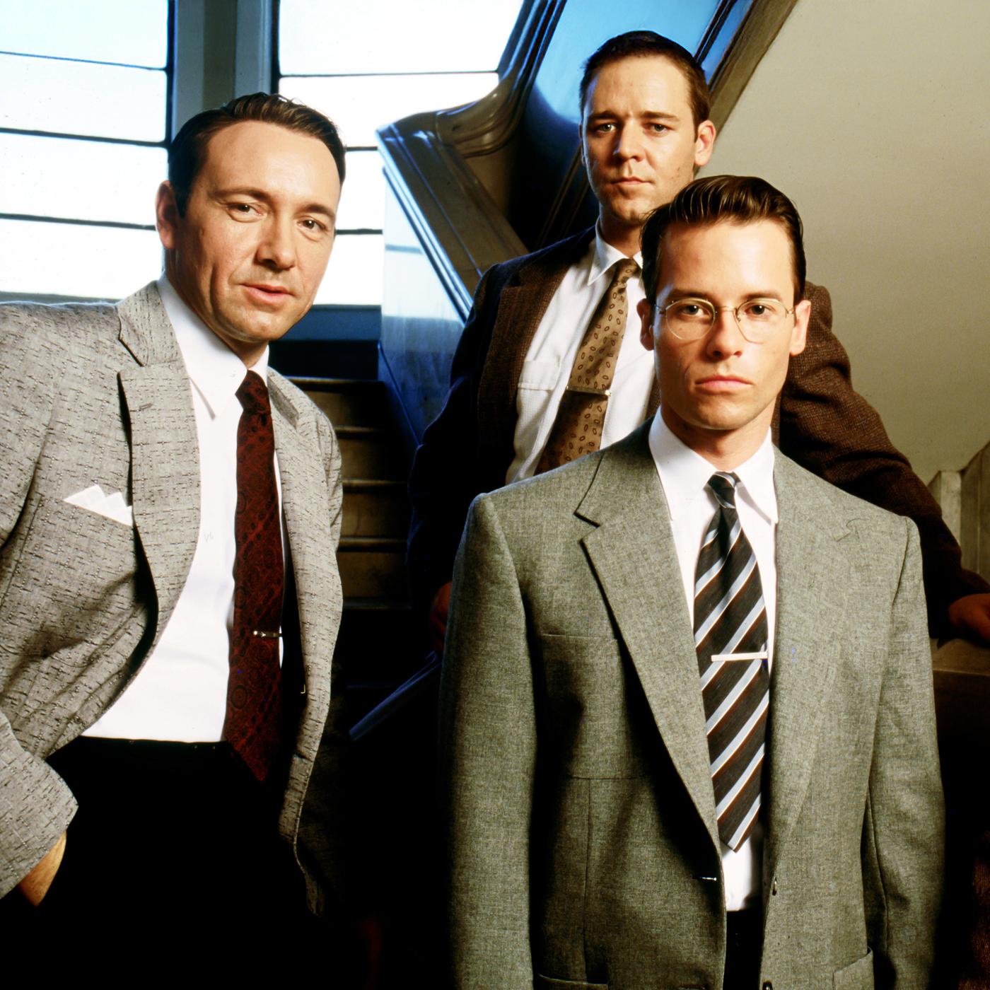 Von links: Jack Vincennes (Kevin Spacey), Bud White (Russell Crowe), Ed Exley (Guy Pearce) und Dudley Smith (James Cromwell) wollen gemeinsam gegen Verbrechen und Korruption in Los Angeles vorgehen.