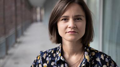 Laura Backes, Autorin