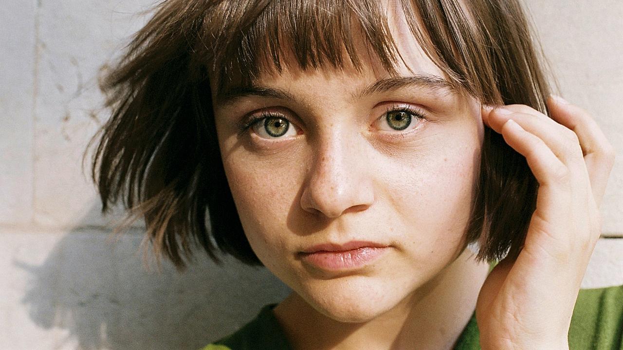 Portrait der Jungschauspielerin Lena Urzendowsky