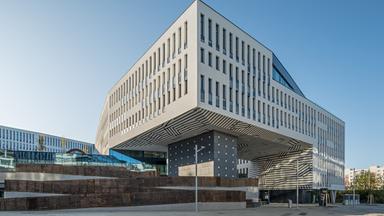 Austria Campus beim Wiener Praterstern, von Architekt Boris Podrecca. 