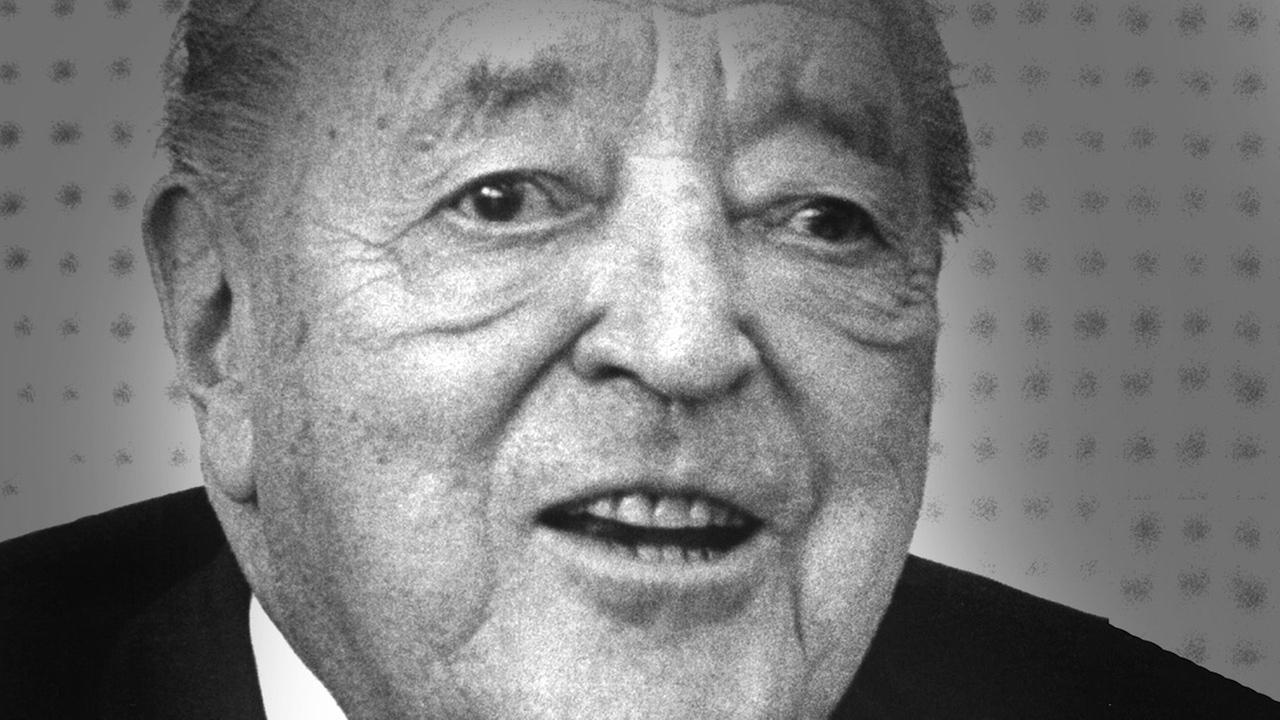 Schwarz-weiß Aufnahme von Ludwig Mies van der Rohe.