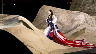 Barno Ismatullaeva (Cio-Cio-San - genannt Butterfly)